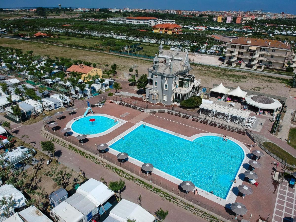 Camping Internazionale - Sottomarina Di Чоджия Екстериор снимка